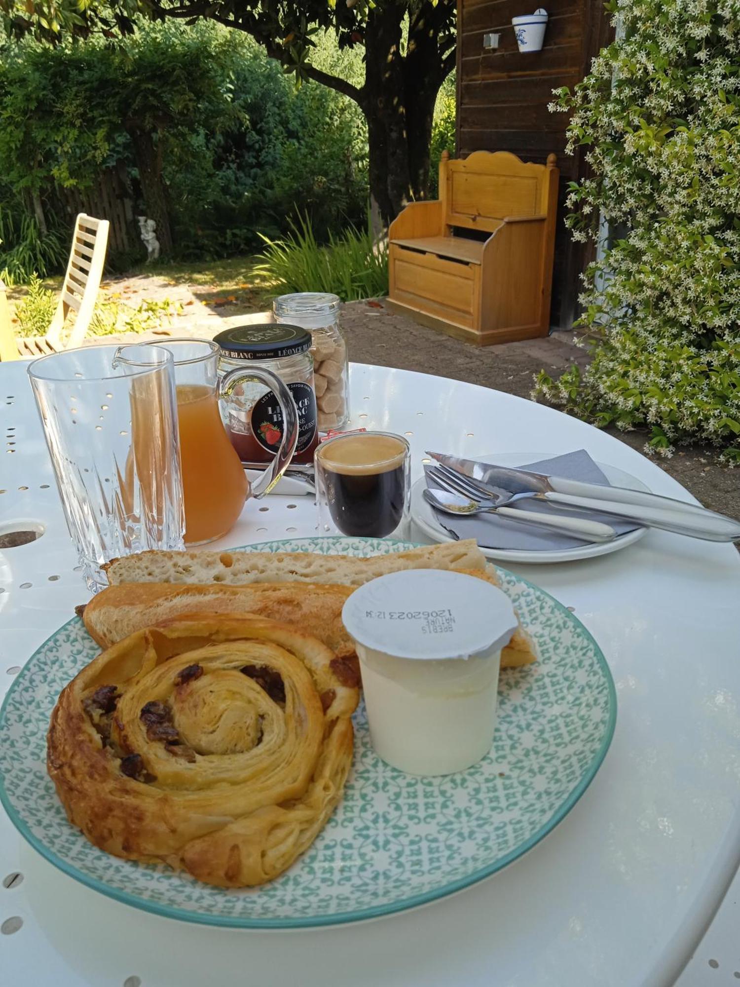Alojamento de Acomodação e Pequeno-almoço Les Jardins De